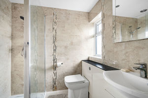 en-suite- click for photo gallery